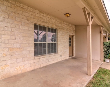 126 Sandstone Dr - Photo Thumbnail 24
