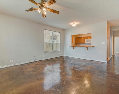 126 Sandstone Dr - Photo Thumbnail 21