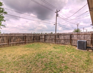 126 Sandstone Dr - Photo Thumbnail 26