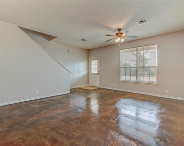 126 Sandstone Dr - Photo Thumbnail 15
