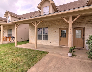 126 Sandstone Dr - Photo Thumbnail 3