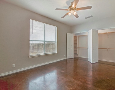 126 Sandstone Dr - Photo Thumbnail 7