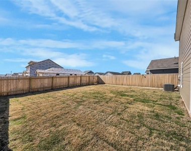 1131 Largemouth Ln - Photo Thumbnail 13