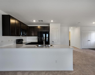 1131 Largemouth Ln - Photo Thumbnail 2