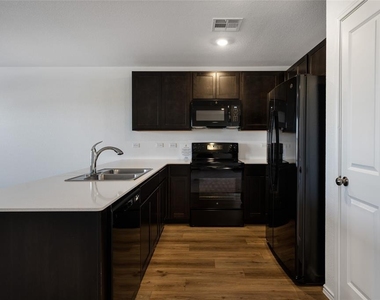 1131 Largemouth Ln - Photo Thumbnail 1