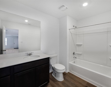 1131 Largemouth Ln - Photo Thumbnail 6