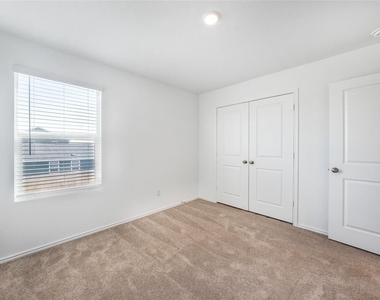 1131 Largemouth Ln - Photo Thumbnail 10