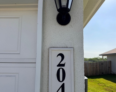 204 Steele Harbor St - Photo Thumbnail 3
