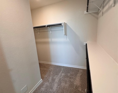 204 Steele Harbor St - Photo Thumbnail 32