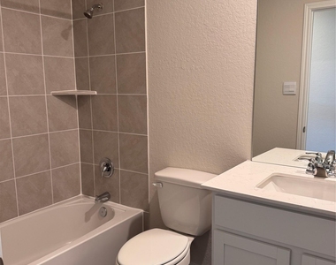 204 Steele Harbor St - Photo Thumbnail 11