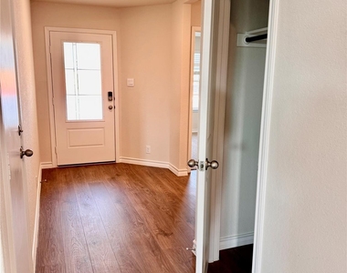 204 Steele Harbor St - Photo Thumbnail 12