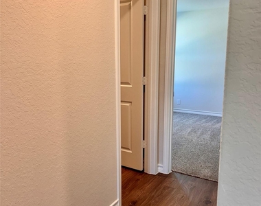 204 Steele Harbor St - Photo Thumbnail 7