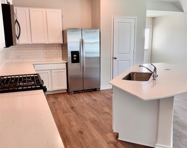 204 Steele Harbor St - Photo Thumbnail 20