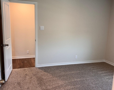 204 Steele Harbor St - Photo Thumbnail 24