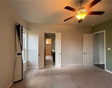 4004 Isabella Grace Ct - Photo Thumbnail 13