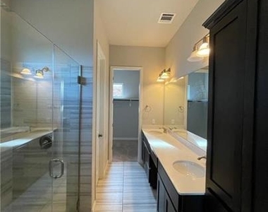4004 Isabella Grace Ct - Photo Thumbnail 9