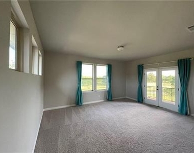 4004 Isabella Grace Ct - Photo Thumbnail 4