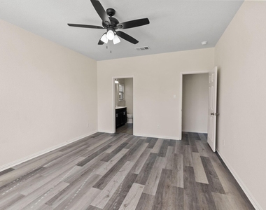 20017 Ploughshores Ln - Photo Thumbnail 17