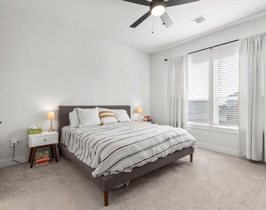 8201 Donnie Junction Way - Photo Thumbnail 11