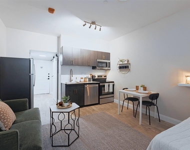 7928 Gessner Dr - Photo Thumbnail 2