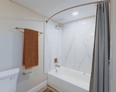 7928 Gessner Dr - Photo Thumbnail 4