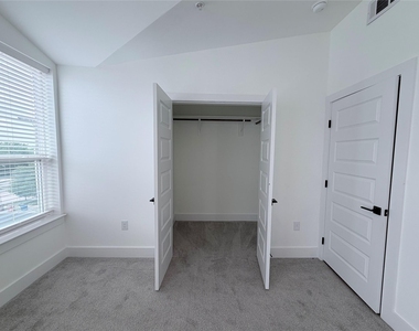 1417 Kramer Ln #2 - Photo Thumbnail 24