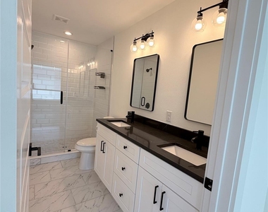 1417 Kramer Ln #2 - Photo Thumbnail 14
