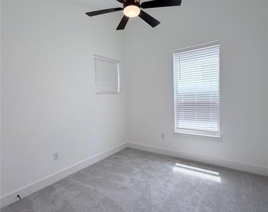 1417 Kramer Ln #2 - Photo Thumbnail 10