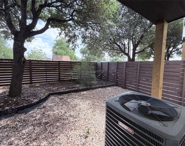 1417 Kramer Ln #2 - Photo Thumbnail 29
