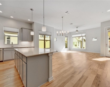 4622 Vaughan St - Photo Thumbnail 2