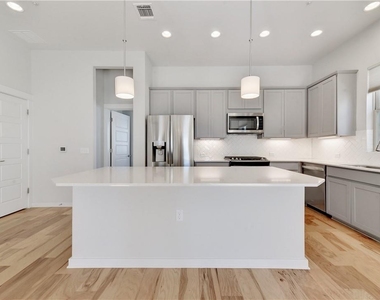 4622 Vaughan St - Photo Thumbnail 1