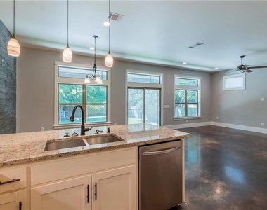 11727 Bell Ave - Photo Thumbnail 7