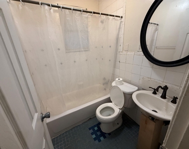 2921 E 12th St - Photo Thumbnail 4