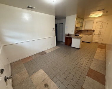 2921 E 12th St - Photo Thumbnail 1