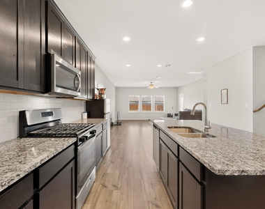 17617 Fairbridge Ln - Photo Thumbnail 10