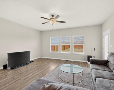 17617 Fairbridge Ln - Photo Thumbnail 3