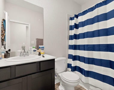17617 Fairbridge Ln - Photo Thumbnail 11