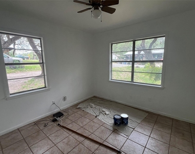 1607 Lightsey Rd - Photo Thumbnail 14