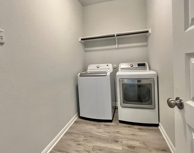 1841 Harvest Knoll Ln - Photo Thumbnail 15