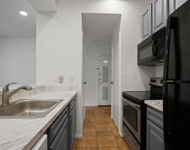 2217 W San Gabriel St - Photo Thumbnail 12