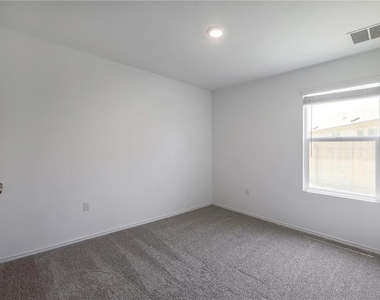 10724 Steinbeck Dr - Photo Thumbnail 13