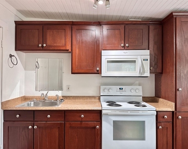2103 E 16th St - Photo Thumbnail 11