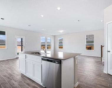 208 Stein Rd - Photo Thumbnail 11