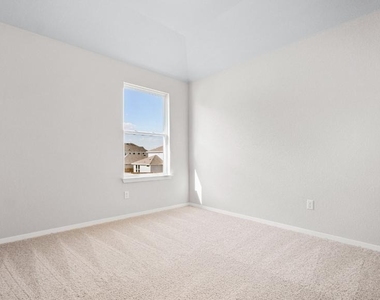 208 Stein Rd - Photo Thumbnail 8