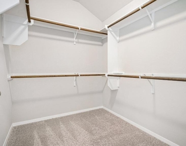 208 Stein Rd - Photo Thumbnail 25