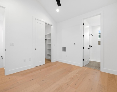 7706 Watson St - Photo Thumbnail 12