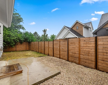 7706 Watson St - Photo Thumbnail 21
