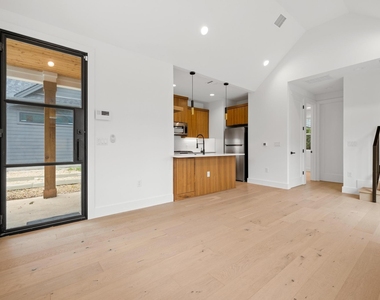 7706 Watson St - Photo Thumbnail 3