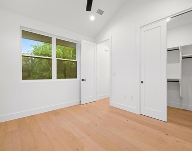 7706 Watson St - Photo Thumbnail 14