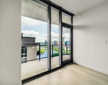 44 East Ave - Photo Thumbnail 6